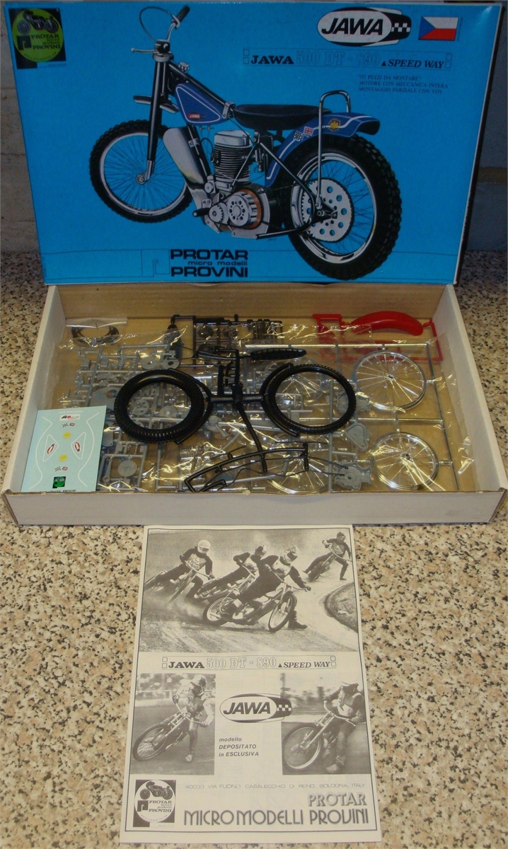 Protar Model No.136 1:9 Scale Jawa 500 DT - 890 Speedway Bike 