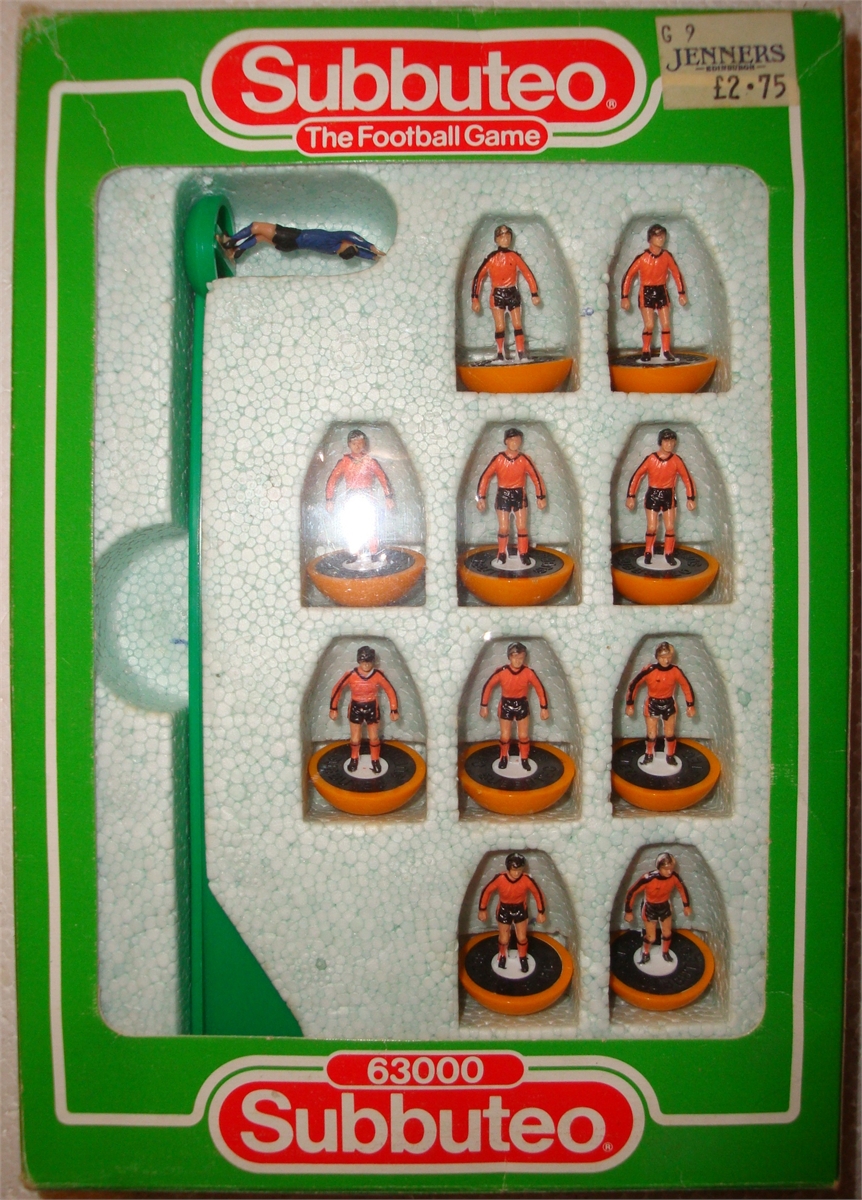 Subbuteo Lightweight Team Ref.377 Dundee Utd / Wolves & Hull ~ Mid 1980 ...