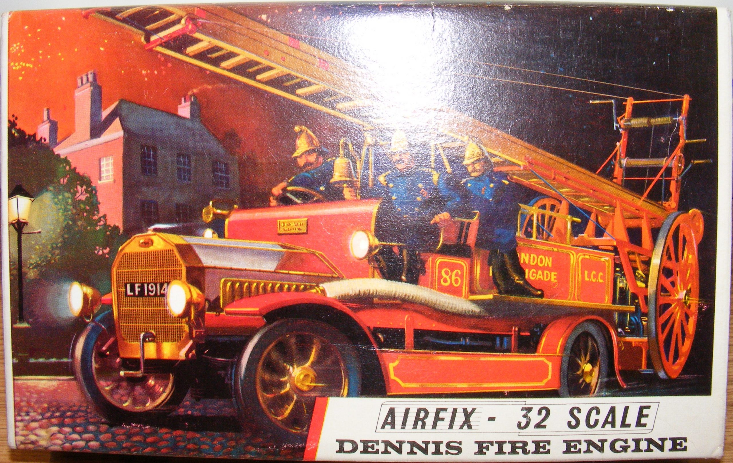 Airfix Code / Pattern No.472 Dennis Fire Engine 1964 First Version 1 ...