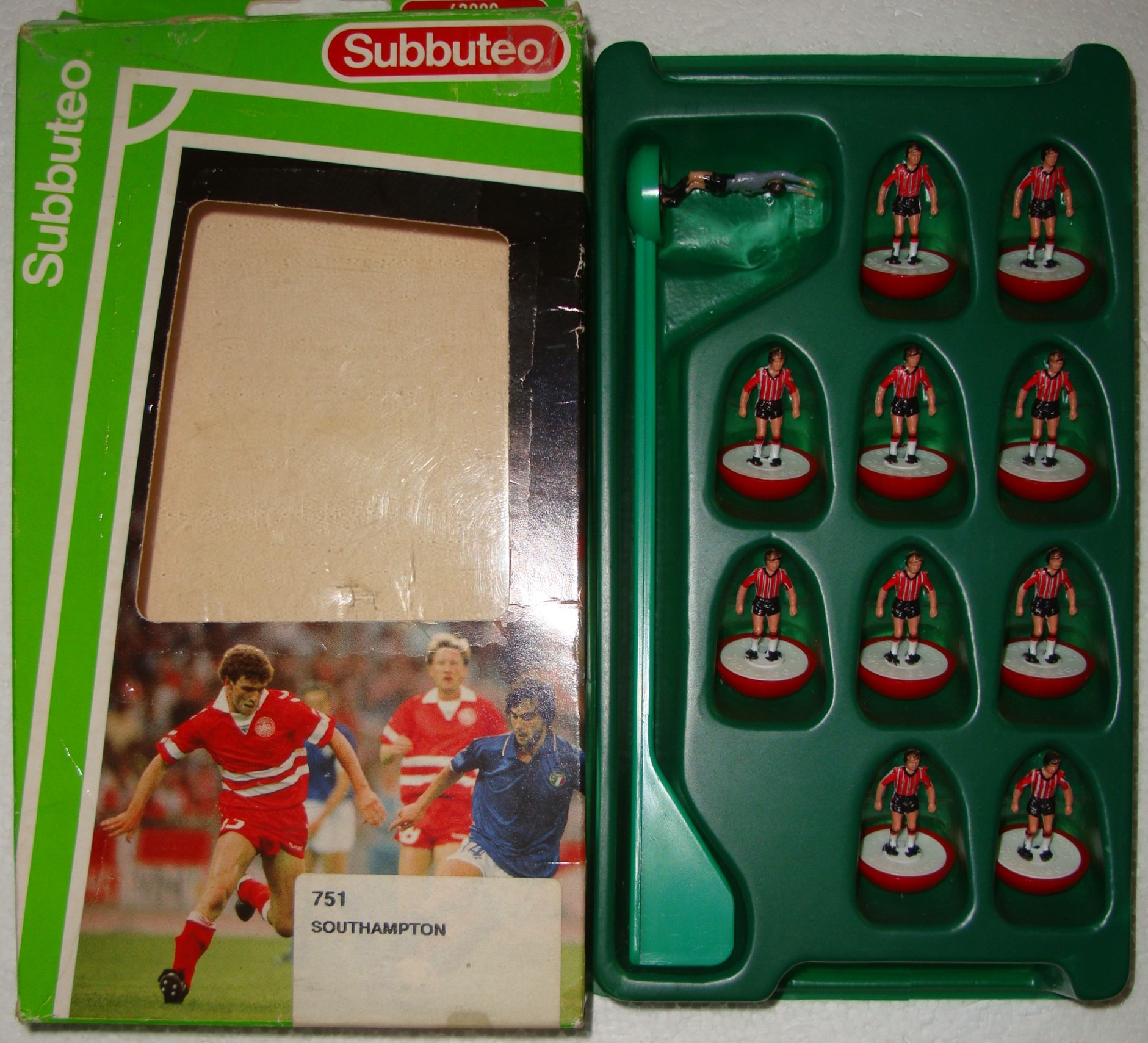 Équipe Subbuteo Ultra Léger Vintage – Southampton Forest (Ref 751)