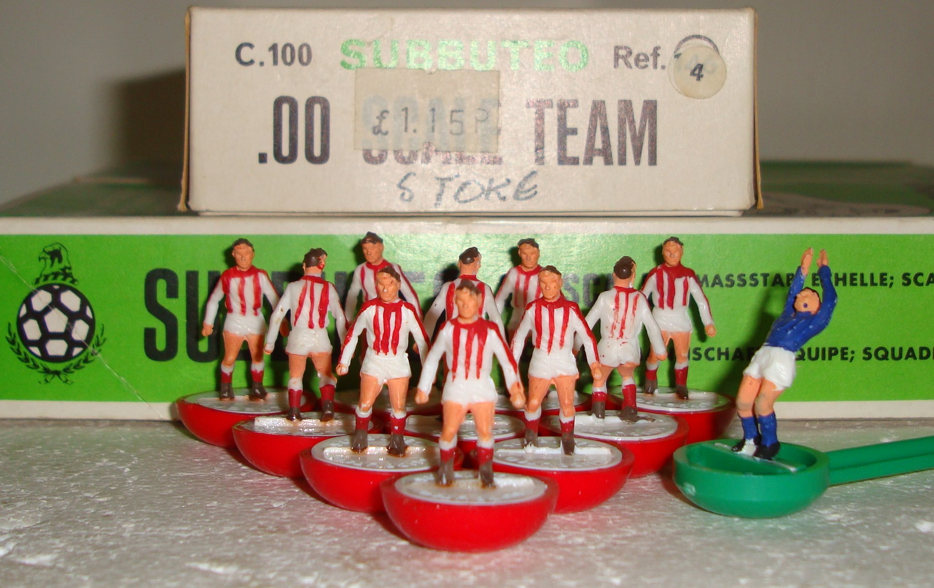 Équipe Subbuteo En Celluloïd - Brighton Et Stoke City, Référence 4, Neuf, Collection Vintage